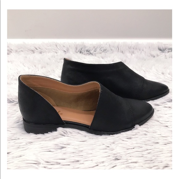 ❌SOLD❌NWOT Qupid Black Cut Out Flats - Picture 2 of 3